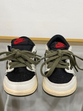 Nike Kids Black, White & Olive Green Sneakers with Red Logo